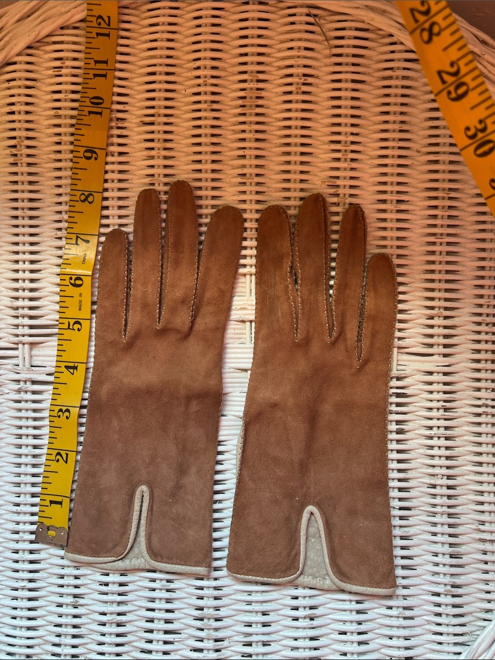 Vintage Suede Leather Gloves - Picture 10 of 12